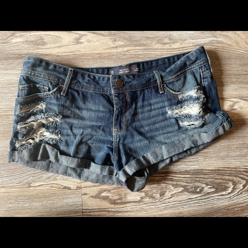 Hollister Short-Short Low rise shorts size 15